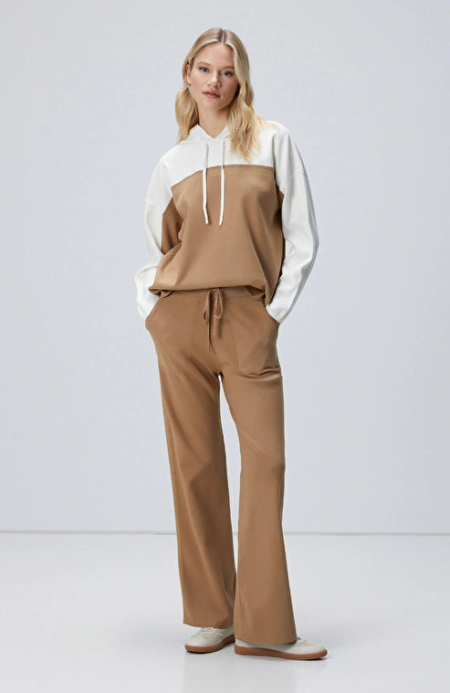 WOMEN'S Camel Off-White Knitted Trousers