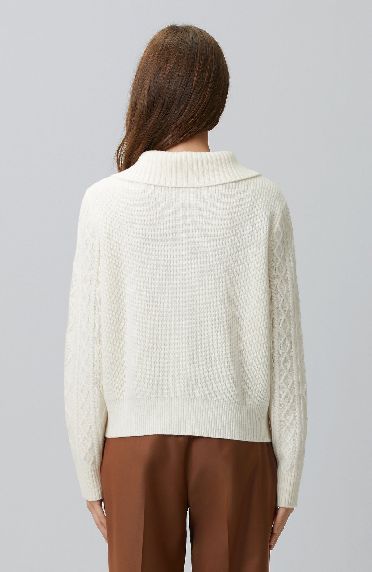 WOMEN'S KNITTED JACKET WITH BRAIDED HAIR DETAIL