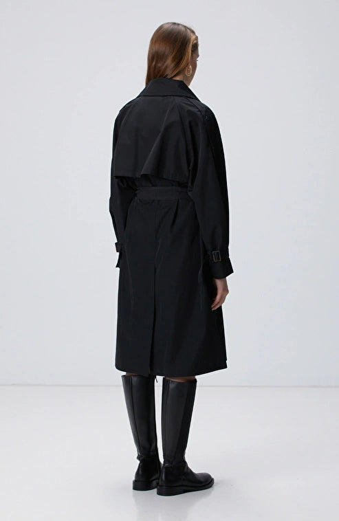 WOMEN'S Black Buttoned Trench Coat
