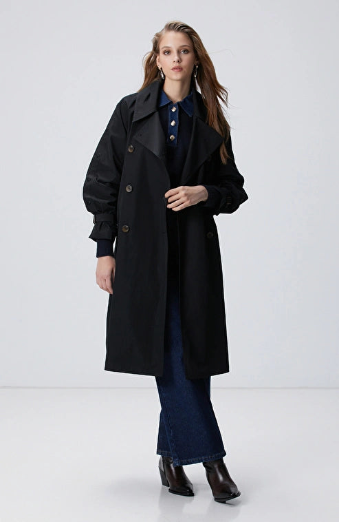 WOMEN'S Black Buttoned Trench Coat