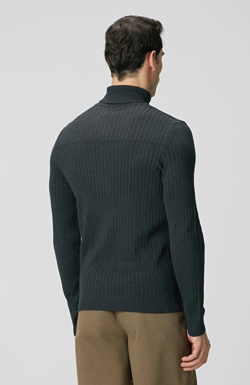 MEN'S Anthracite Turtleneck Knit Sweater