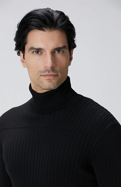 MEN'S Black Turtleneck Knit Sweater