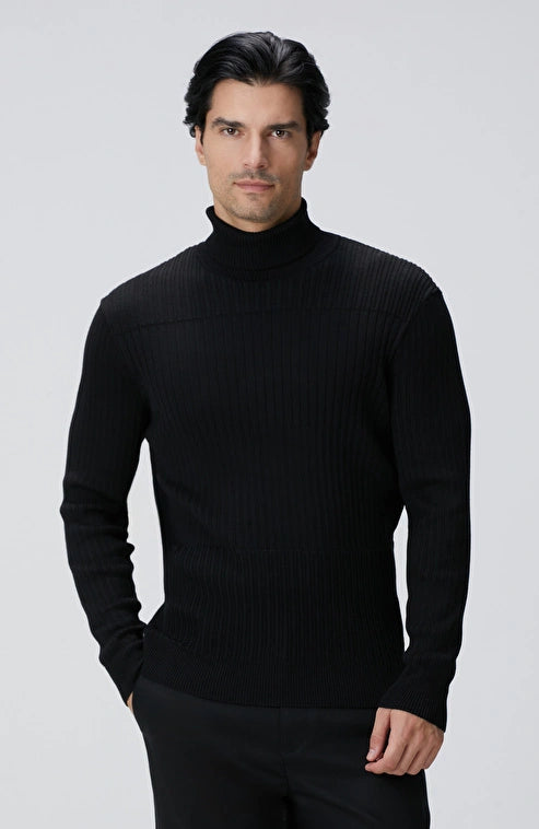 MEN'S Black Turtleneck Knit Sweater