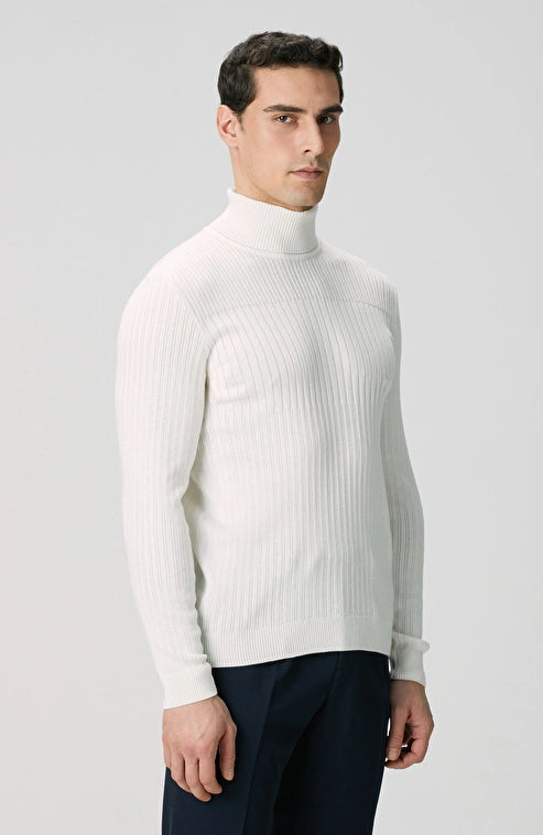 MEN'S Off-White Turtleneck Knit Sweater