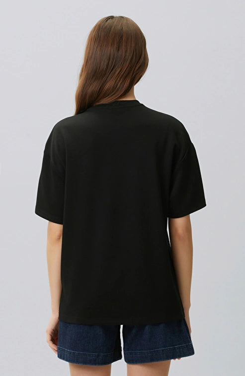 WOMEN'S Black T-shirt with Chain Detail Collar