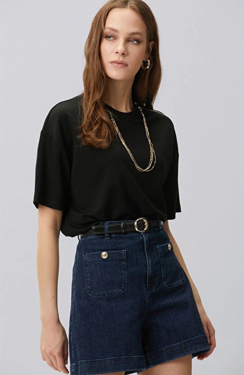 WOMEN'S Black T-shirt with Chain Detail Collar