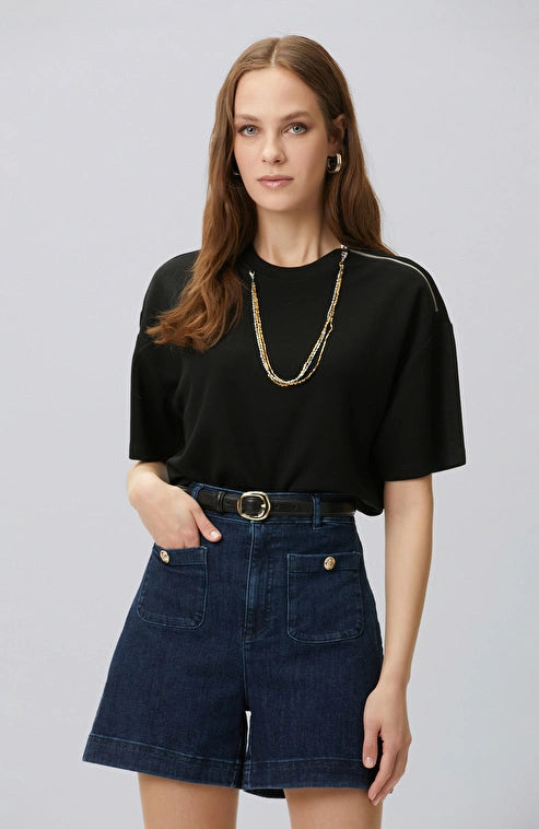 WOMEN'S Black T-shirt with Chain Detail Collar