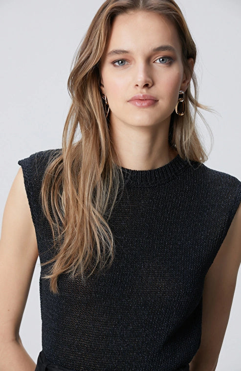 WOMEN'S Black Sleeveless Knit TOP