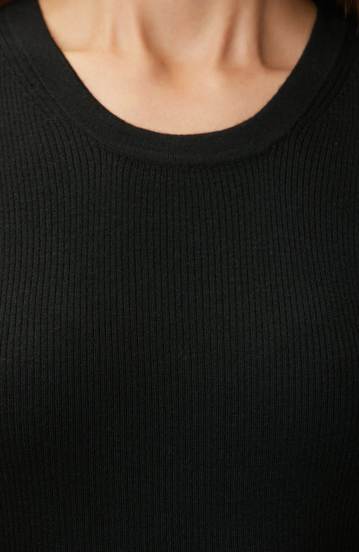 WOMEN'S Black Short Sleeve Wool Blend Knitwear Sweater