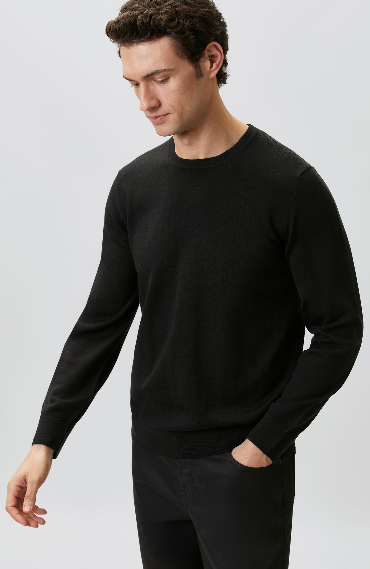 MEN'S Black Wool Blend Knit Sweater