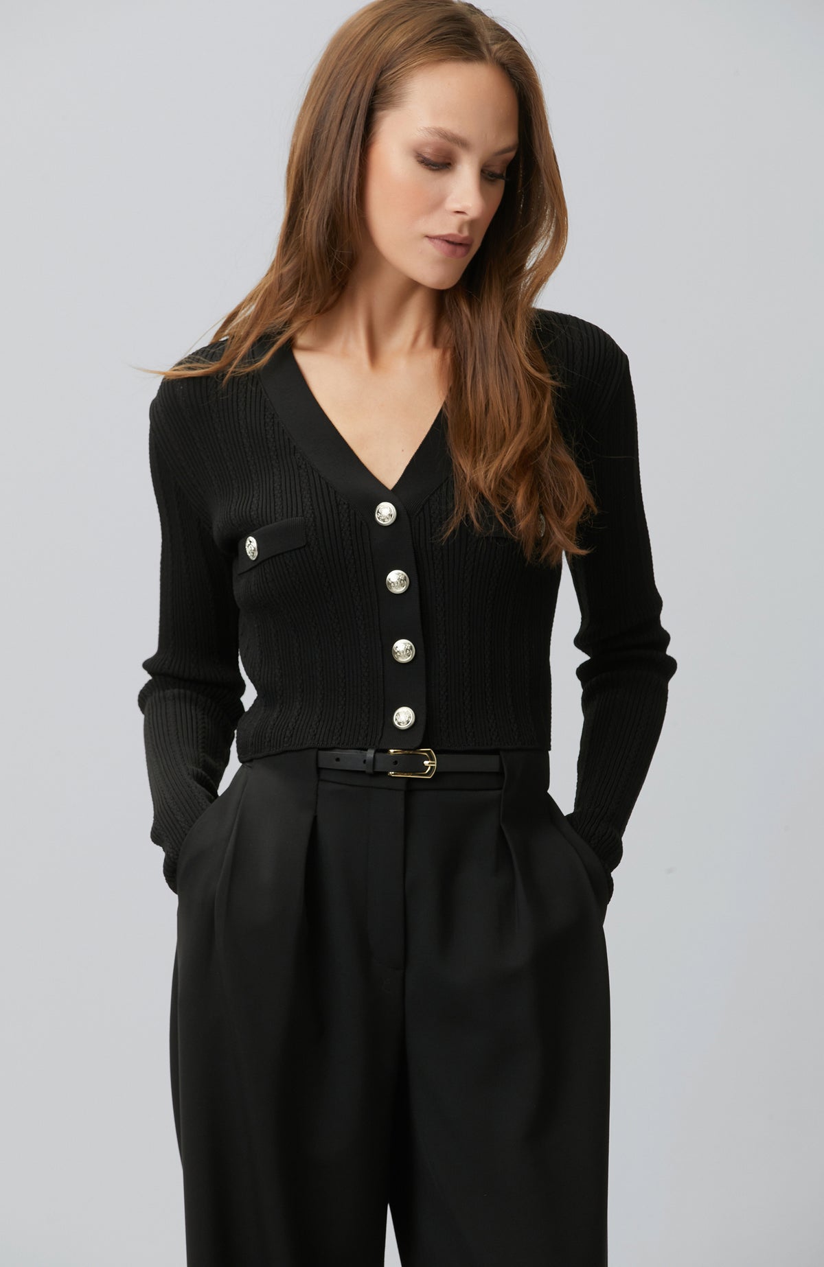 WOMEN'S Black Crop Form Cardigan