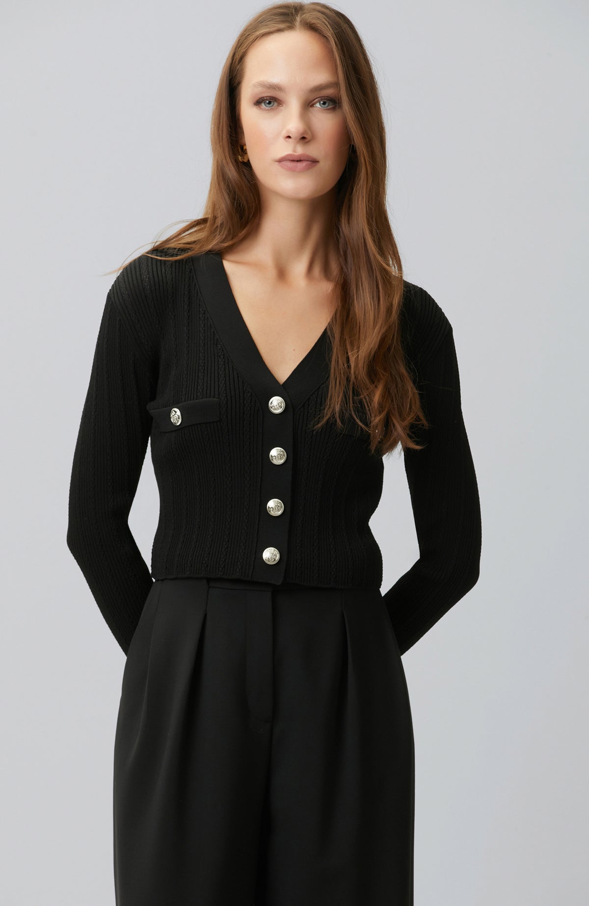 WOMEN'S Black Crop Form Cardigan