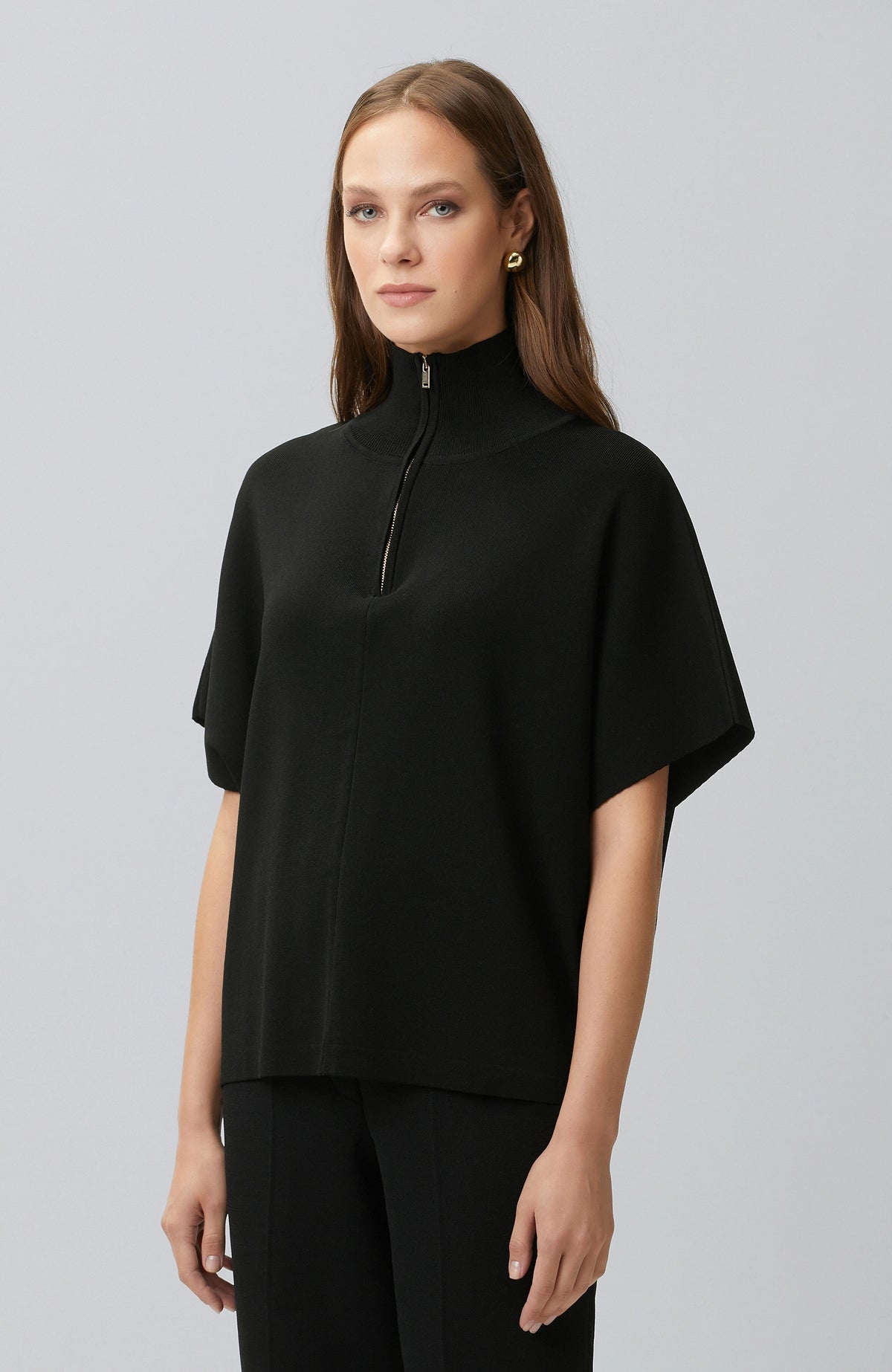 WOMEN'S LOOSE FIT BASIC KNITTED SWEATER