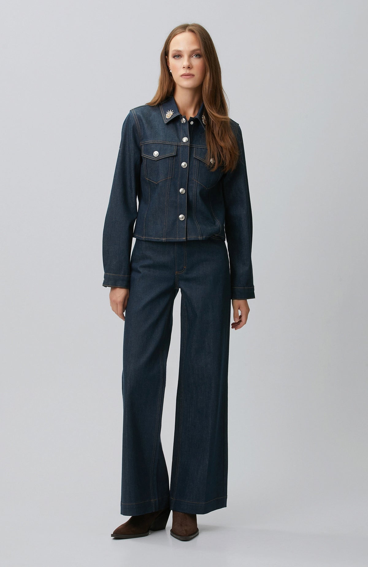 WOMEN'S Denim Pants with Ironed Grip and Buckle Belt Detail