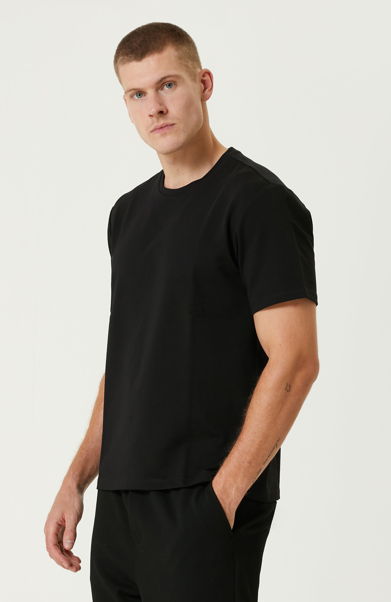 MEN'S N-Tech Black Basic T-Shirt