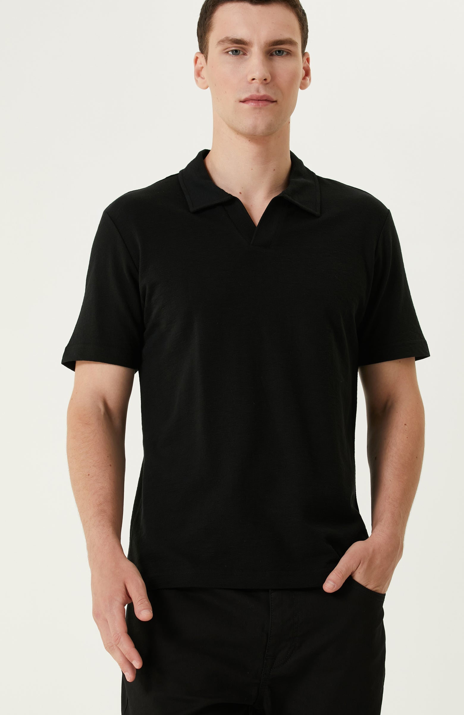 MEN'S BLACK POLO T-SHIRT