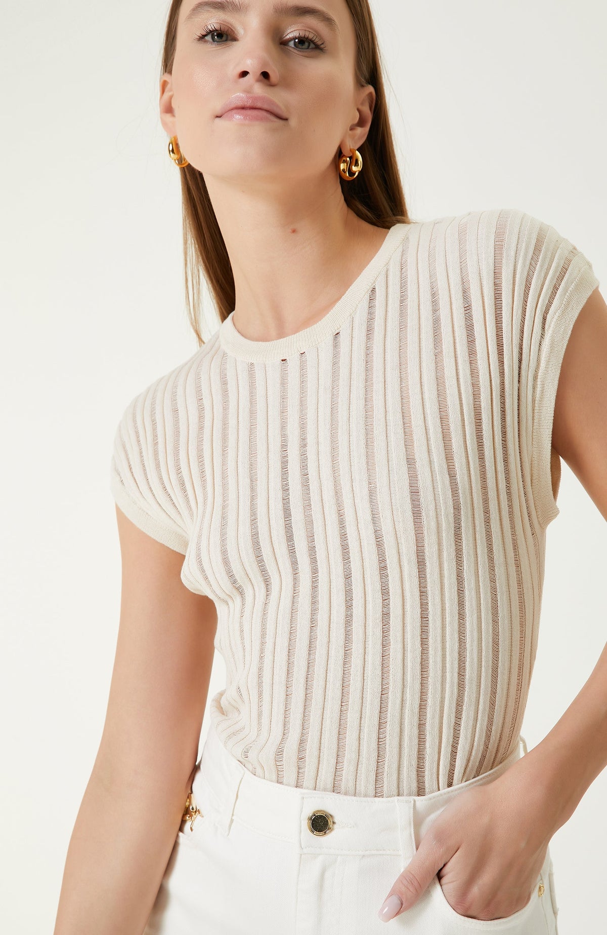 WOMEN'S Beige Sweater