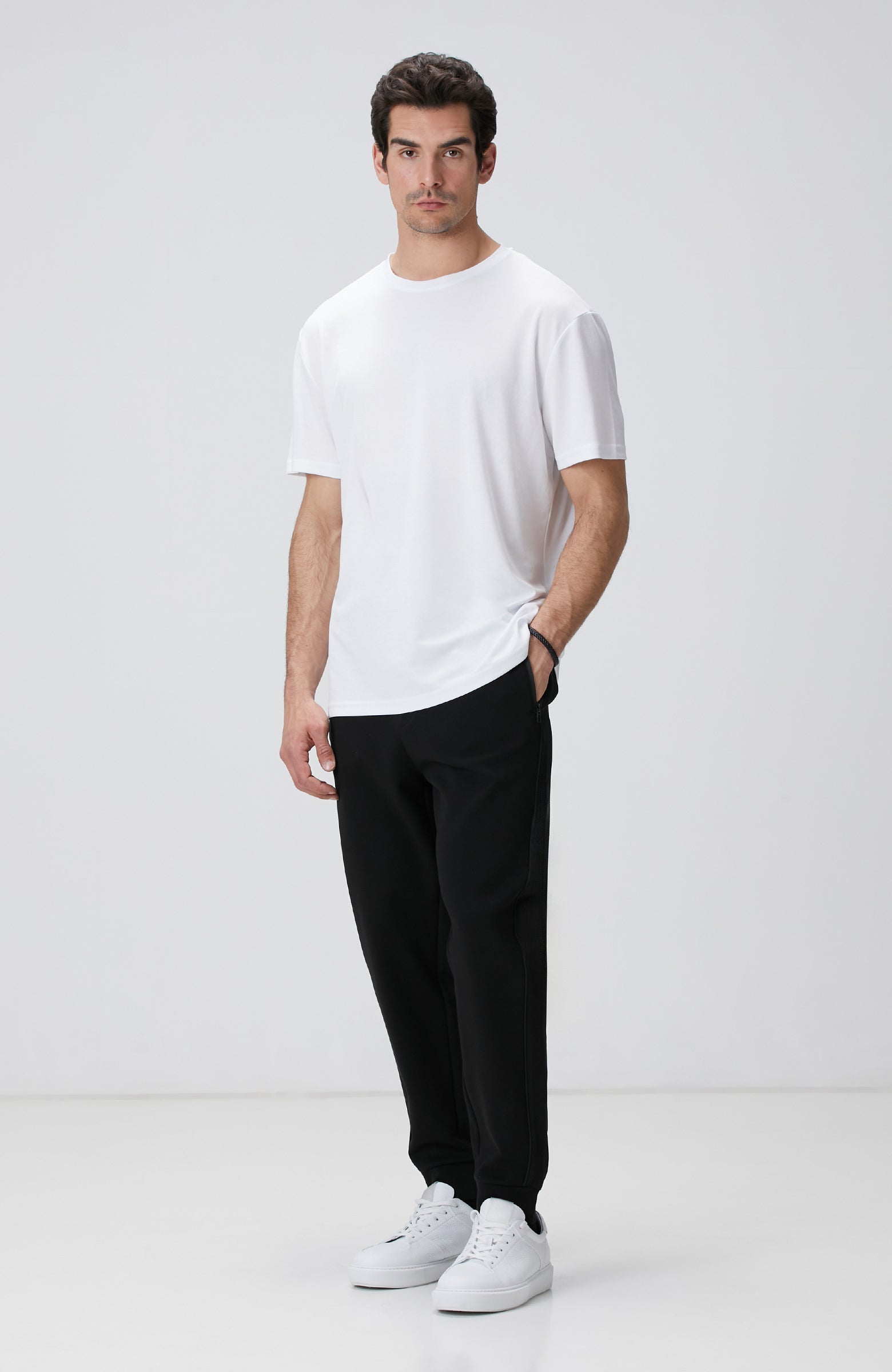 MEN'S White Basic T-Shirt