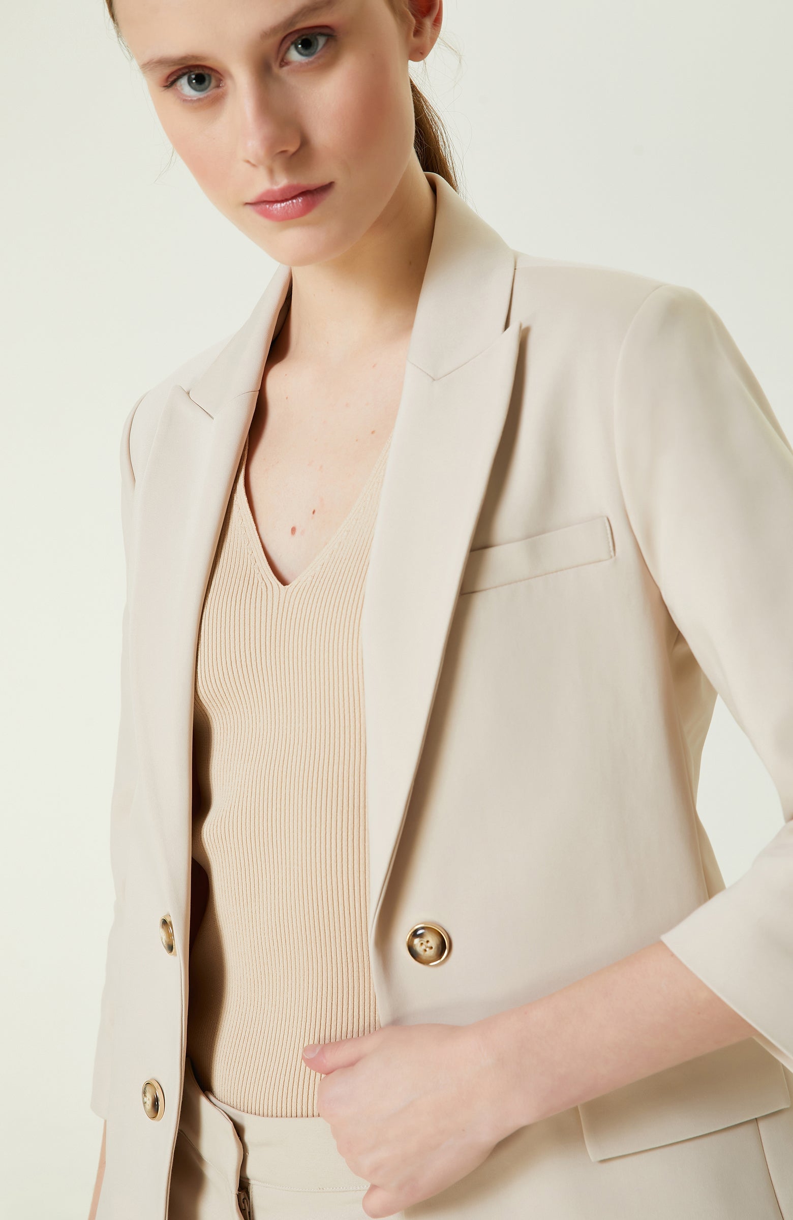 WOMEN'S JACKET
