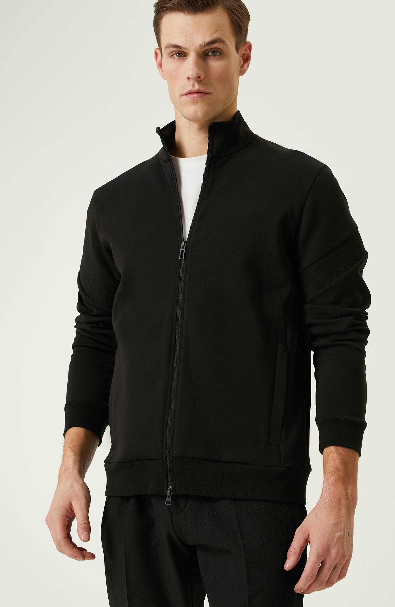 MEN'S SWEATSHIRT