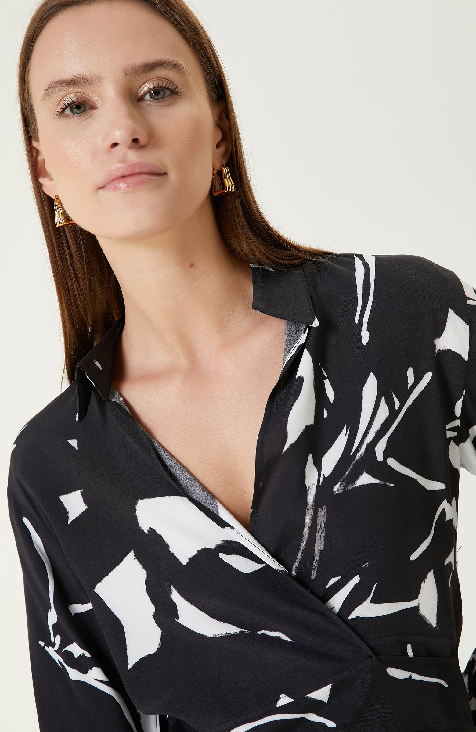 WOMEN'S Shirt