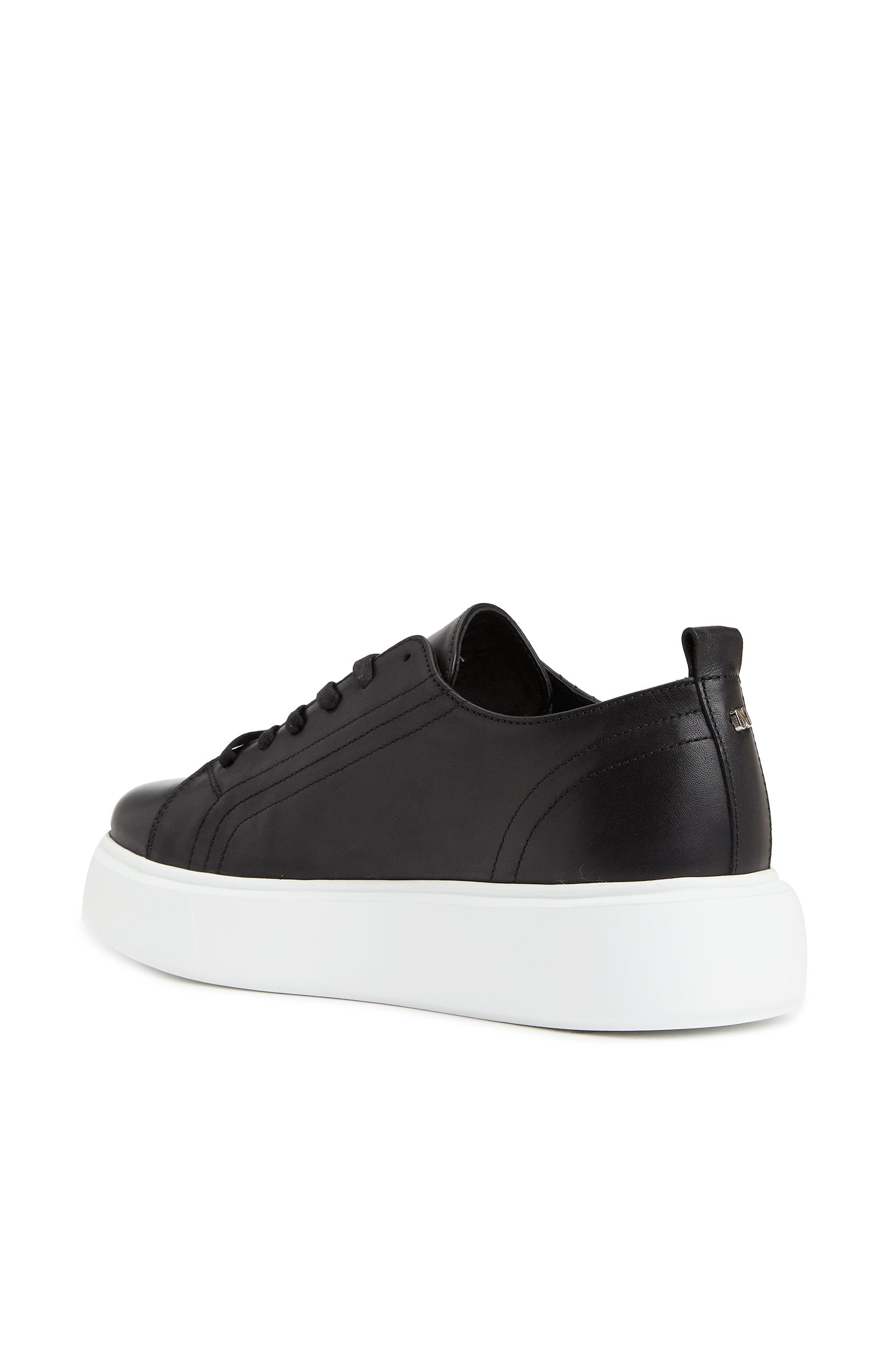 WOMEN'S SNEAKER