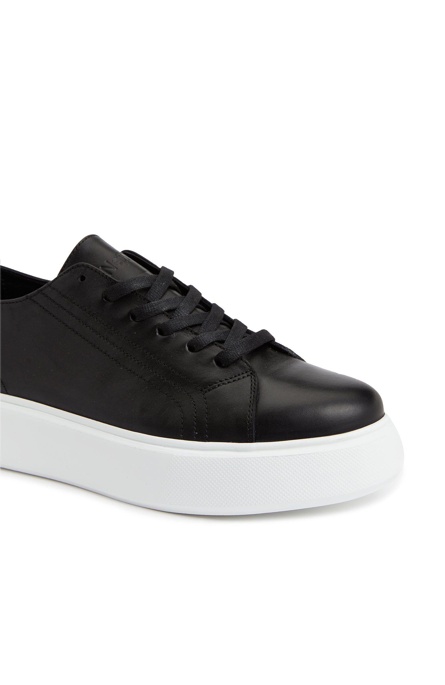WOMEN'S SNEAKER