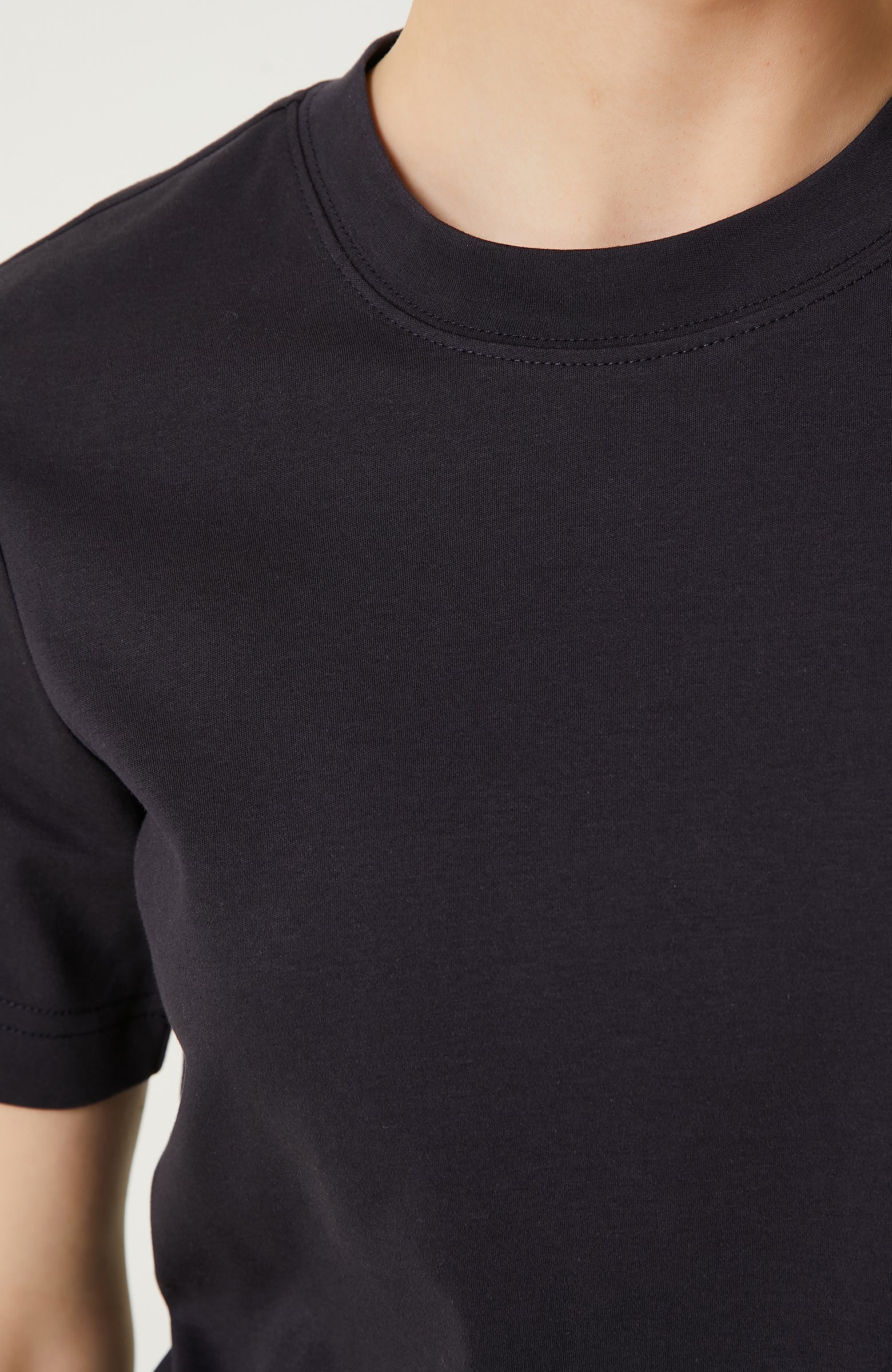 WOMEN'S Navy Blue Basic T-Shirt