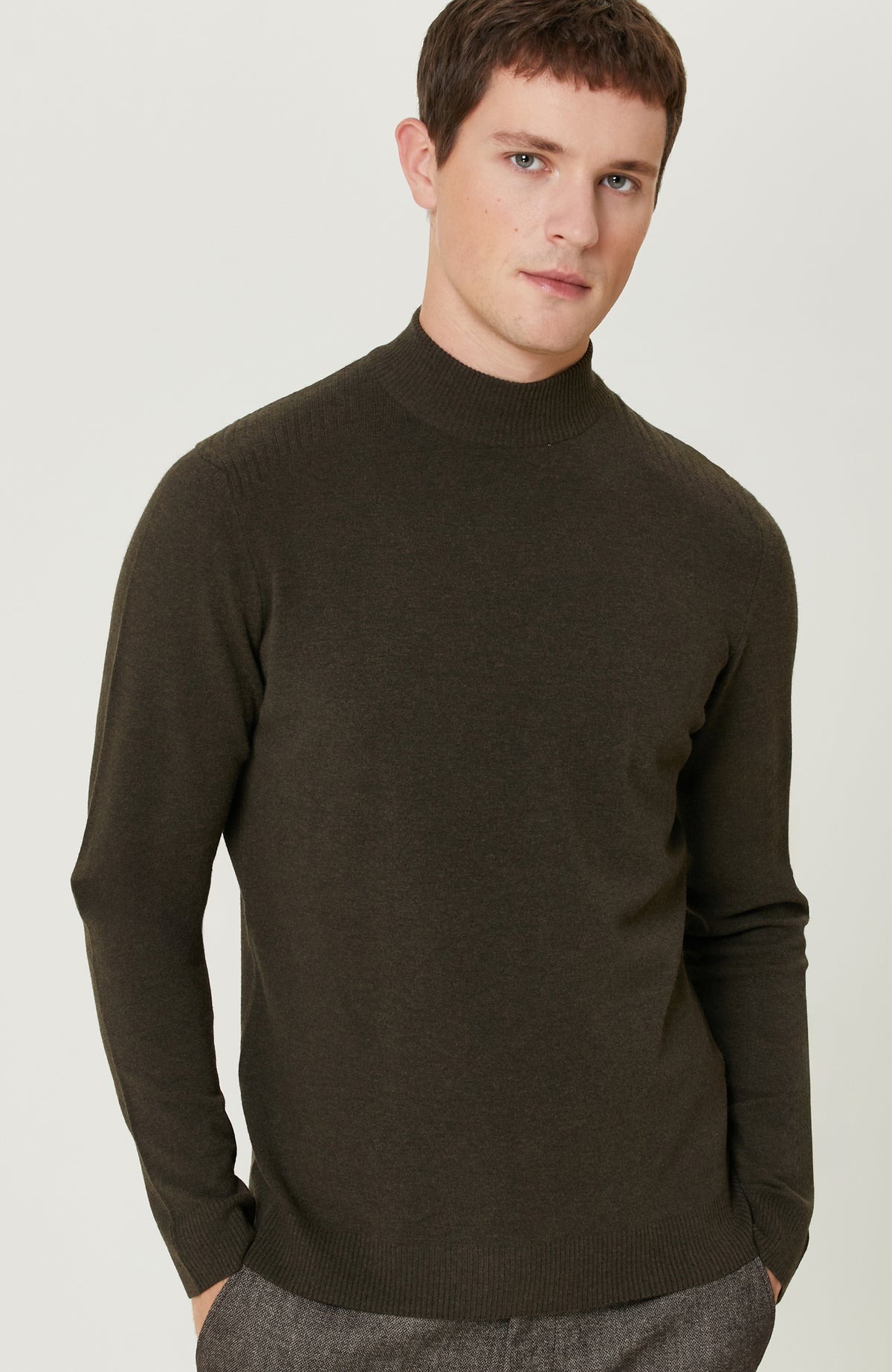MEN'S Khaki Basic Knit Sweater