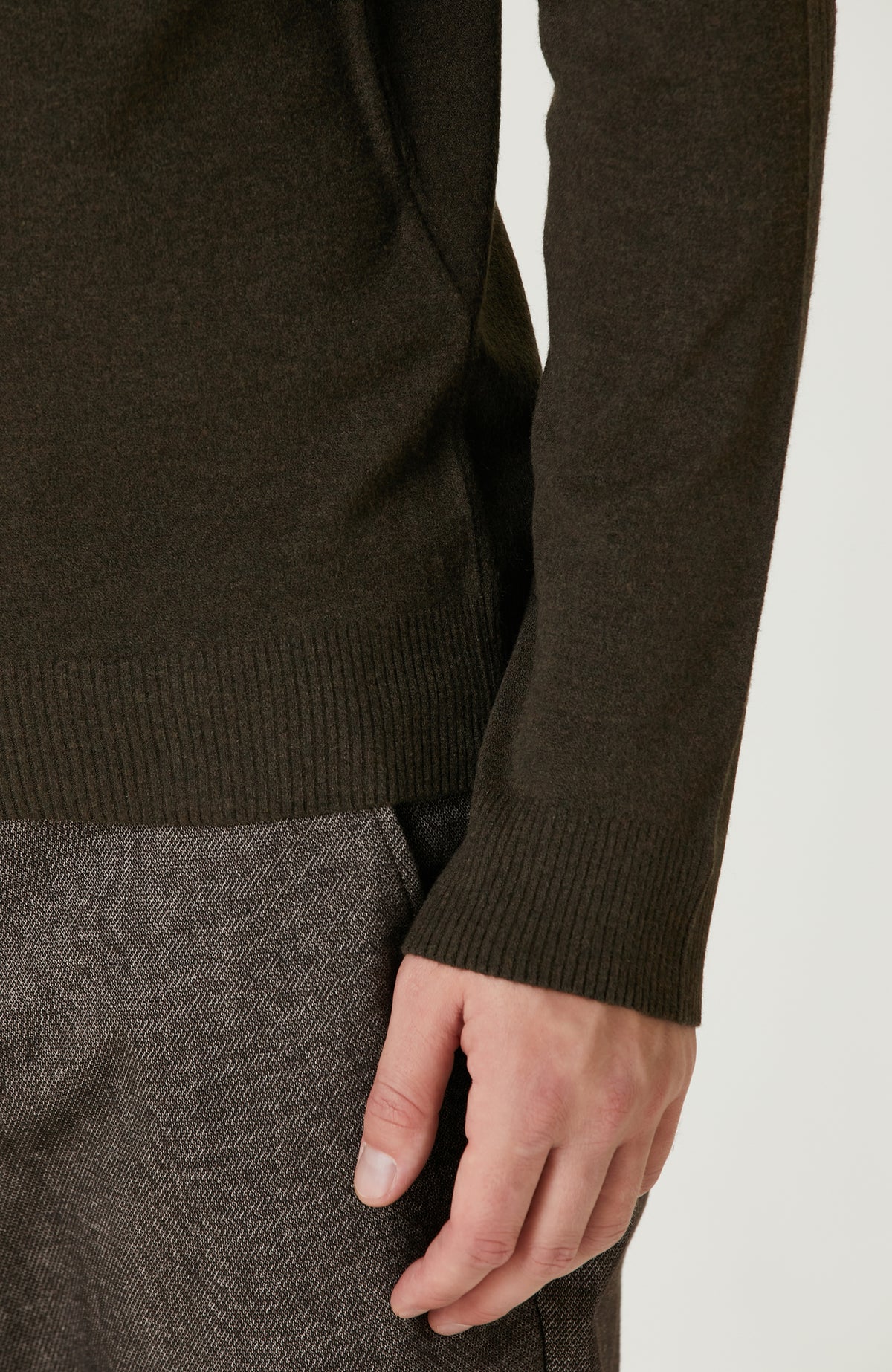MEN'S Khaki Basic Knit Sweater