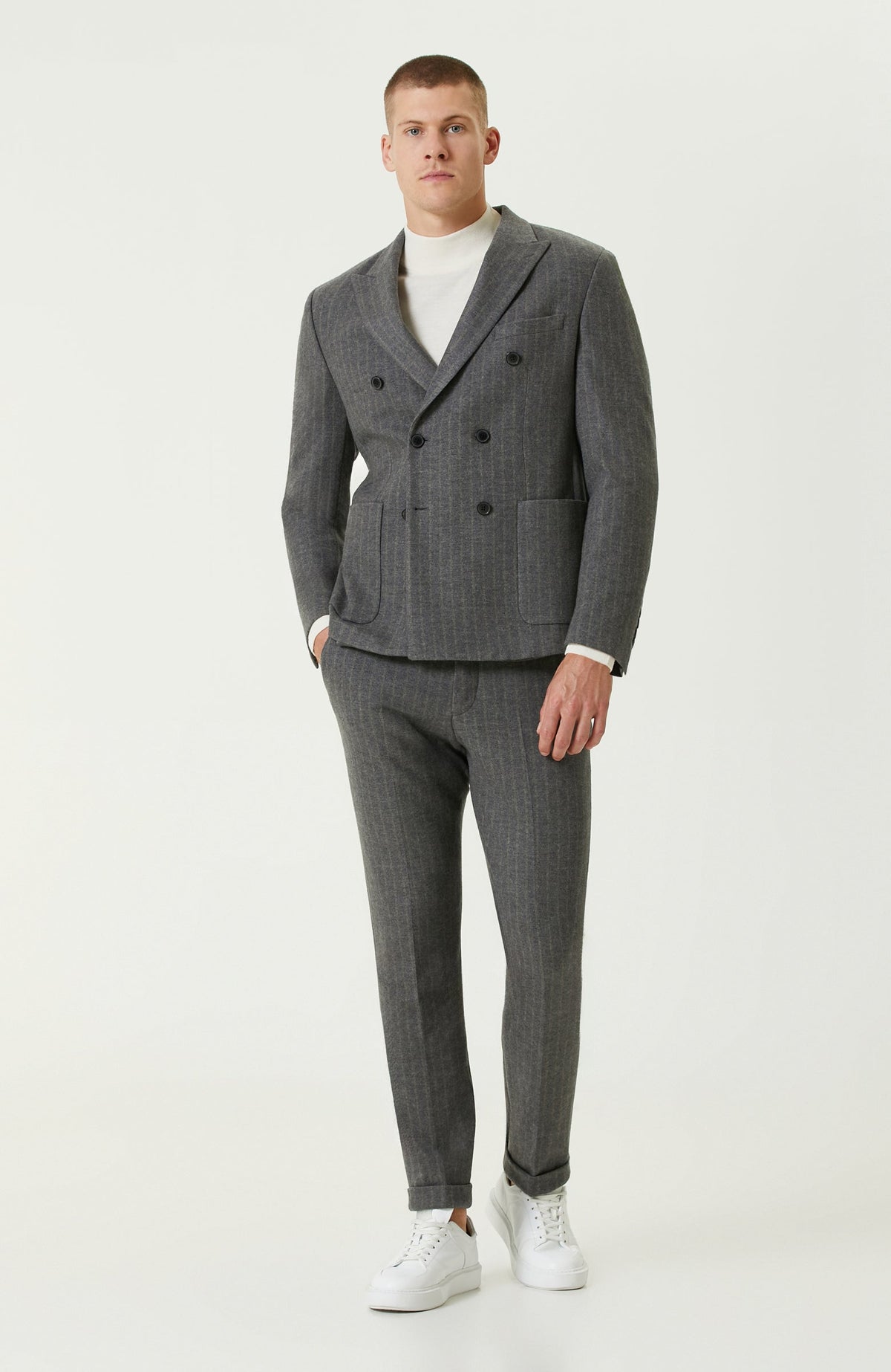 MEN'S SUIT