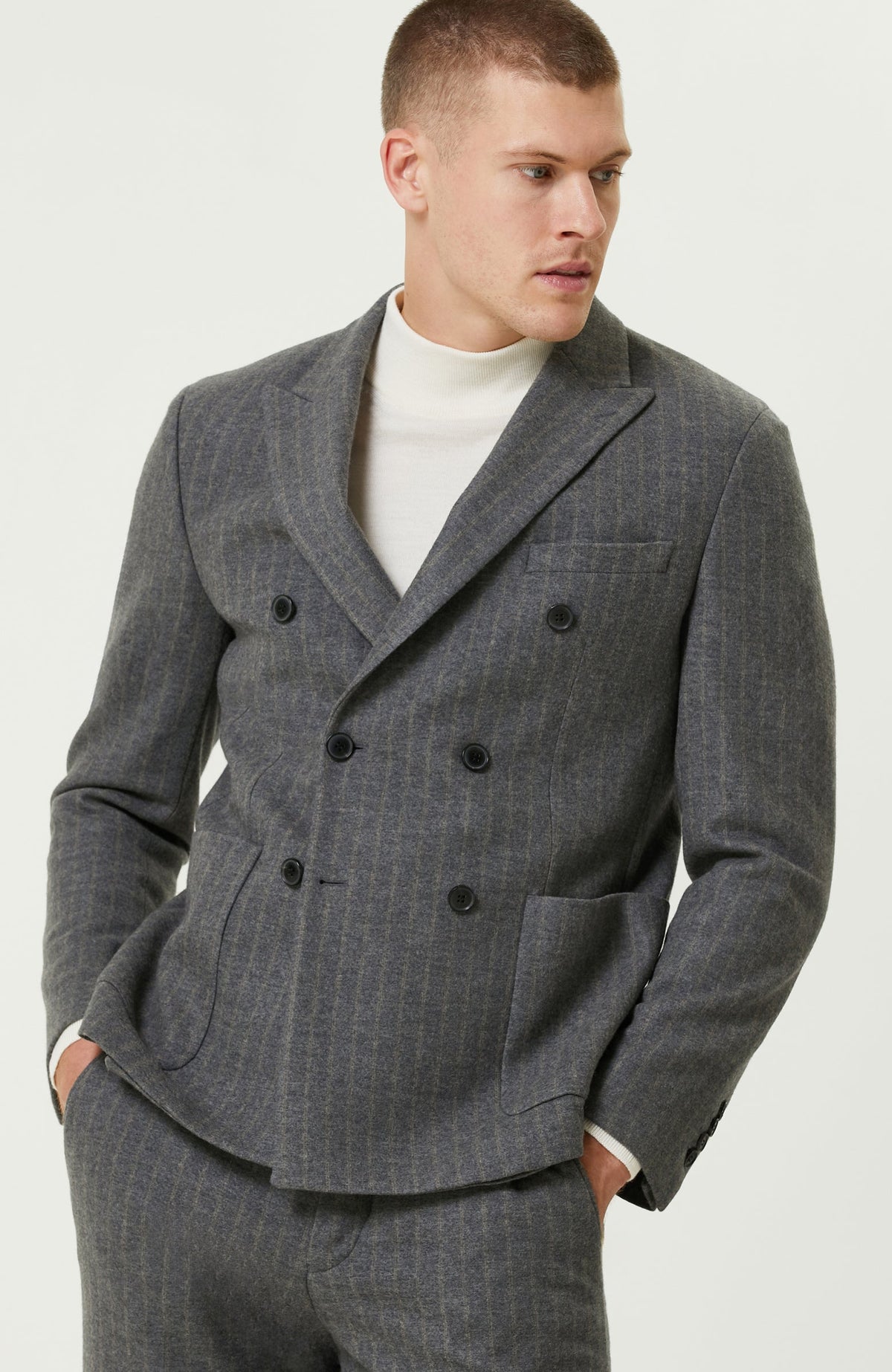 MEN'S SUIT