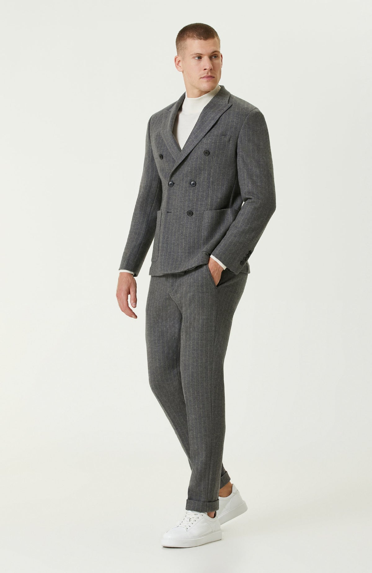 MEN'S SUIT