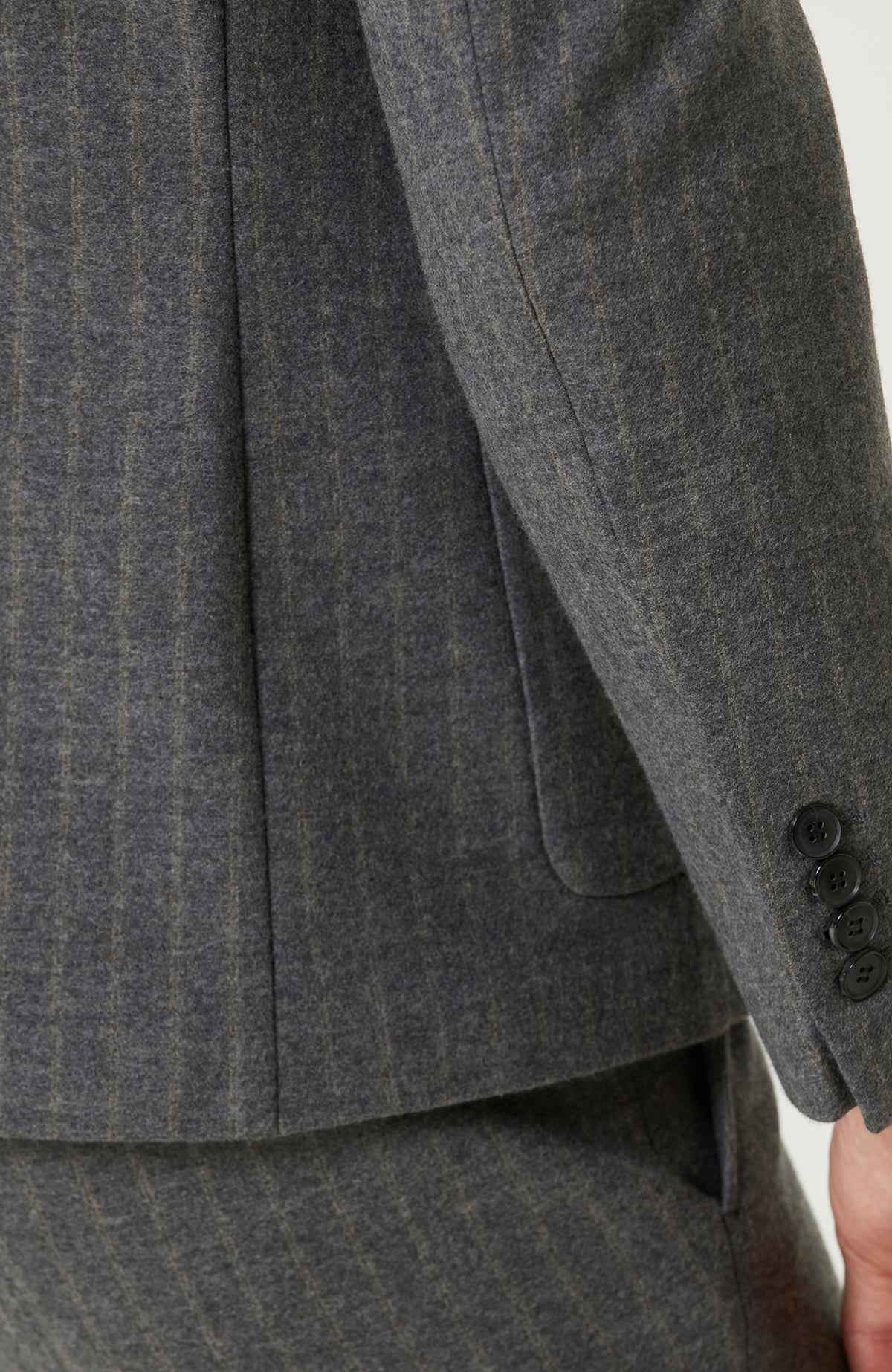 MEN'S SUIT