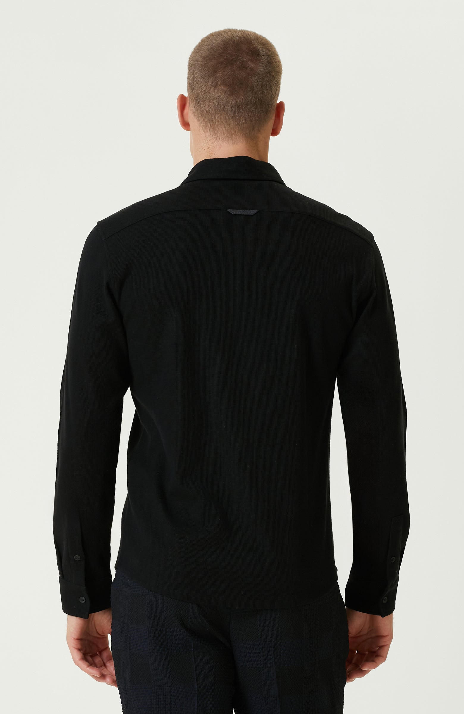 MEN'S black shirt