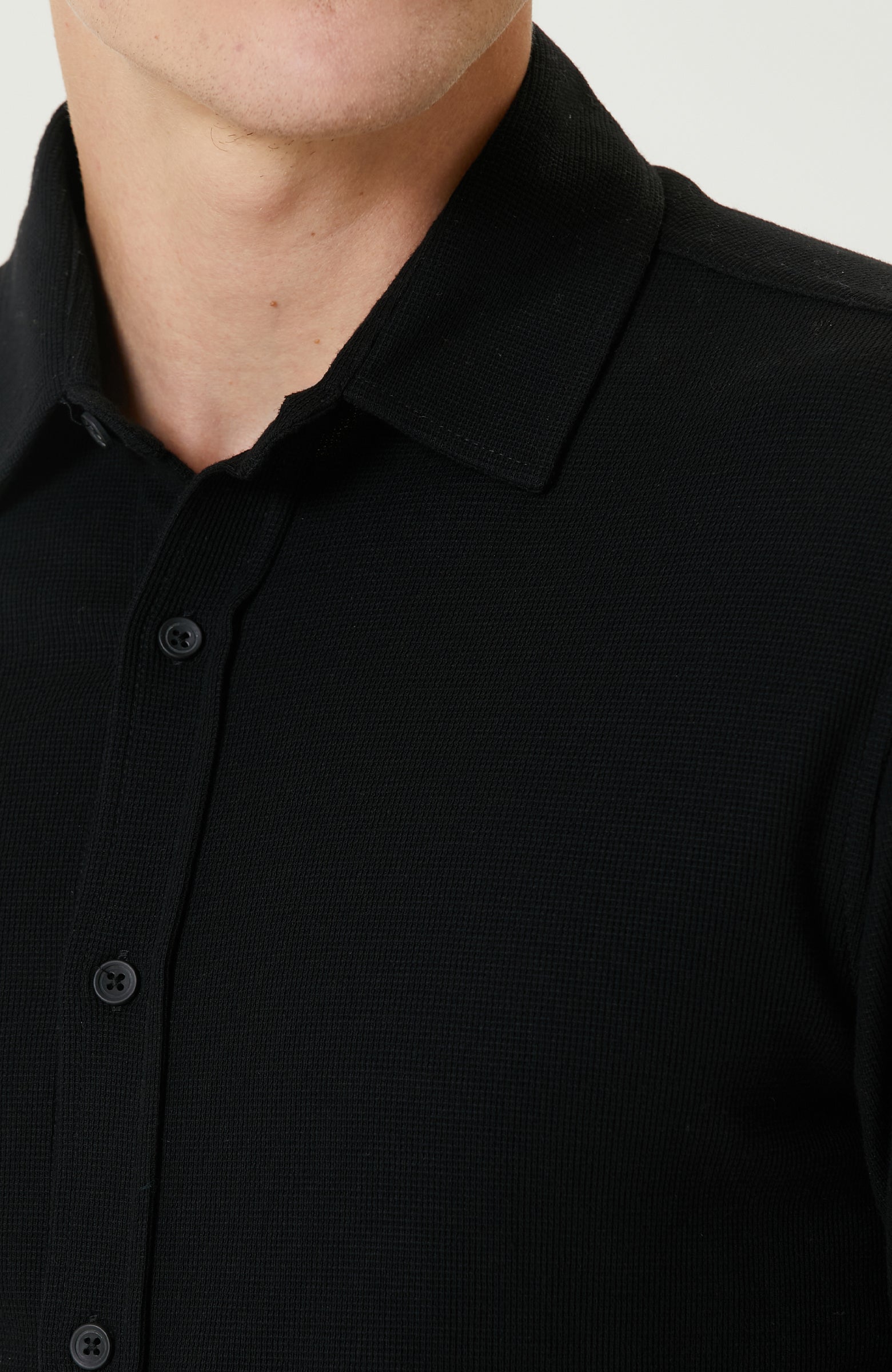MEN'S black shirt