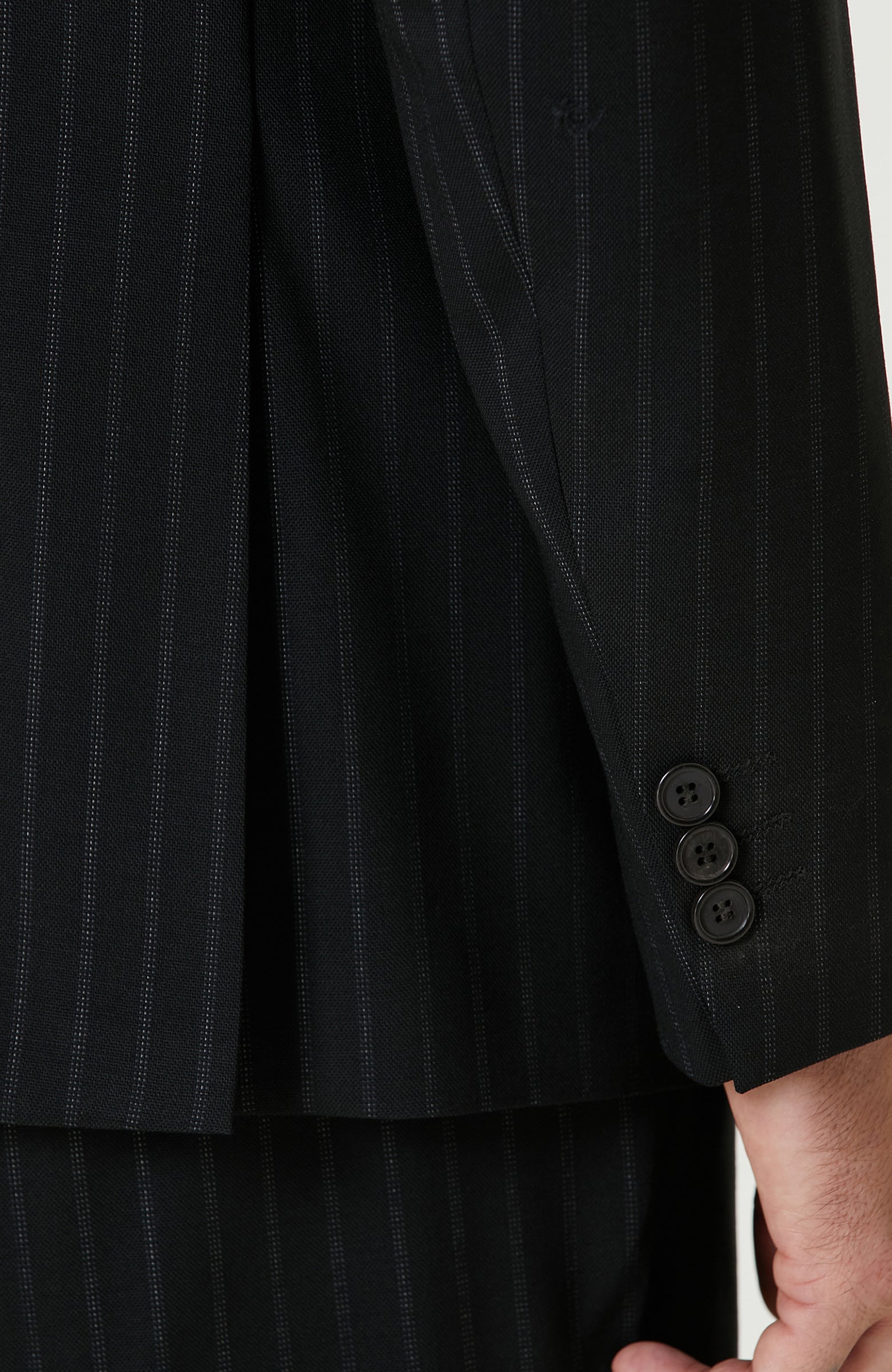 MEN'S SUIT