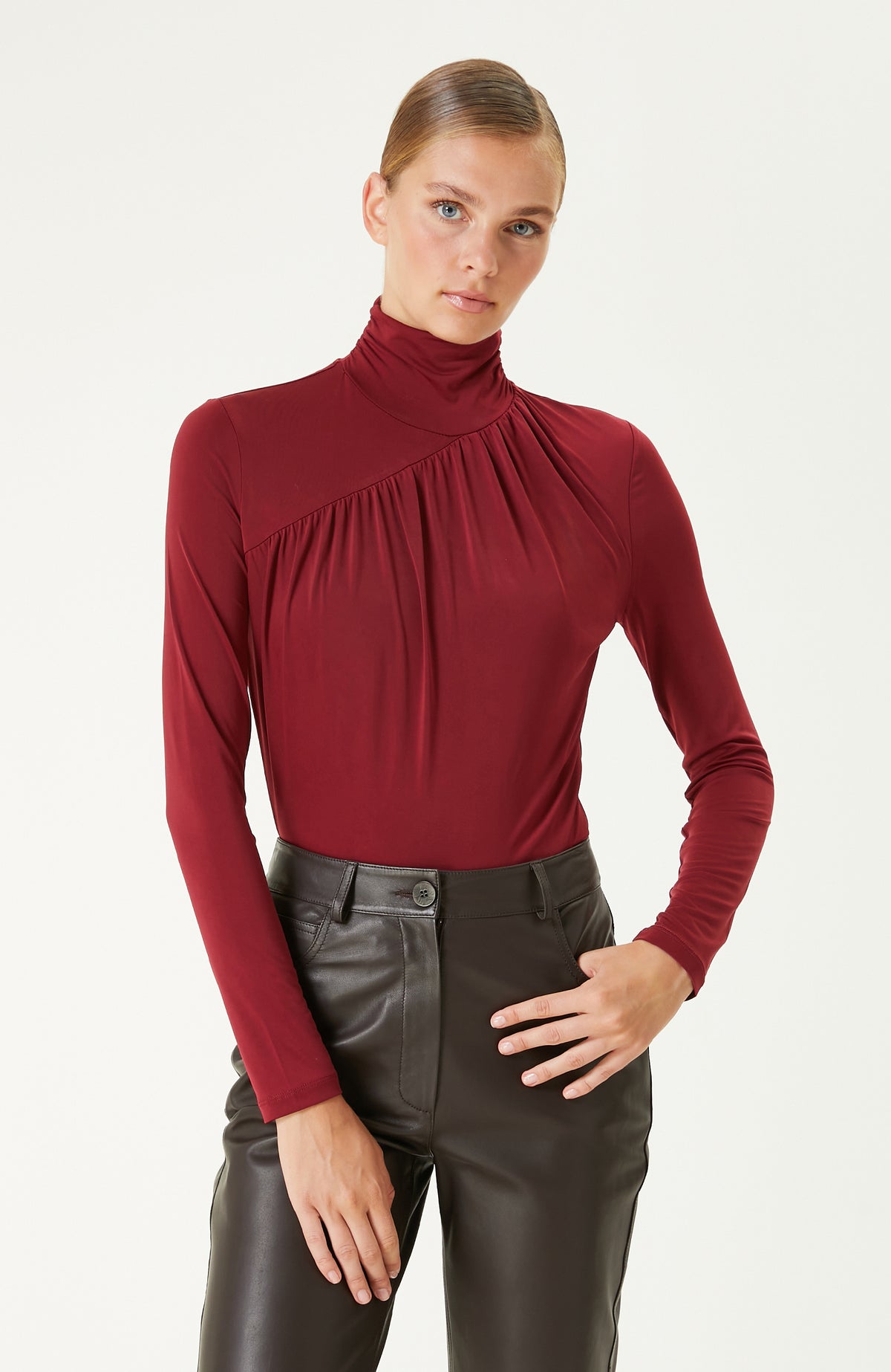 WOMEN'S BLOUSE