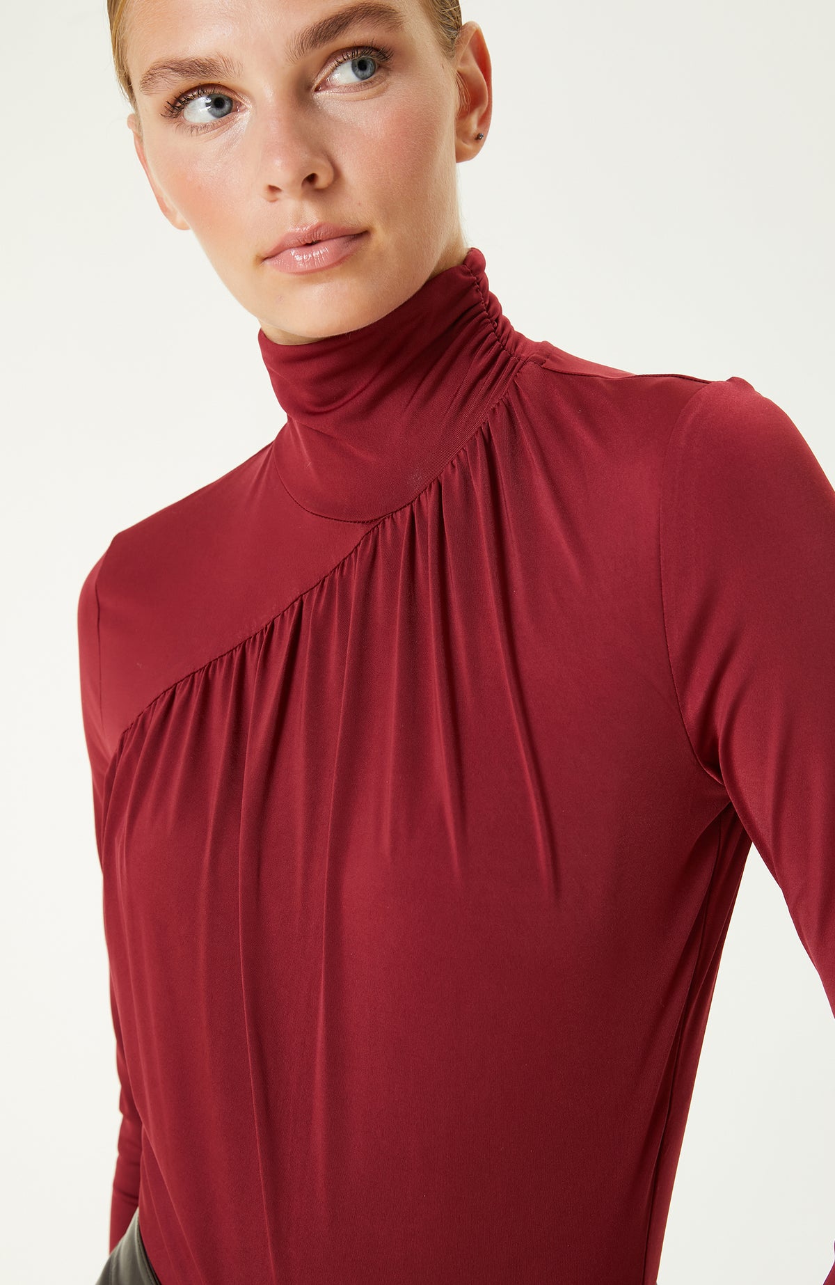 WOMEN'S BLOUSE