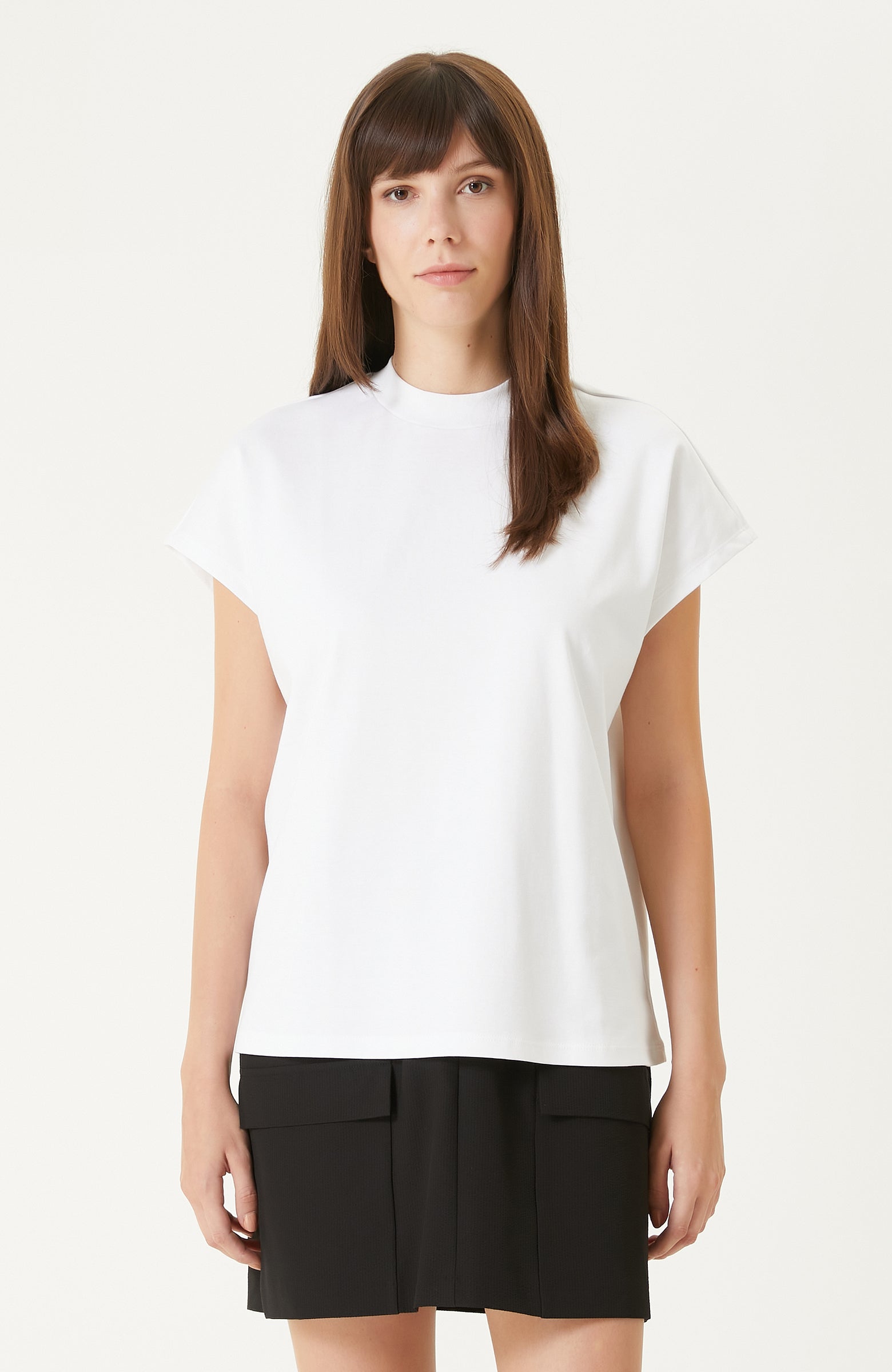 WOMEN'S BASIC T-SHIRT