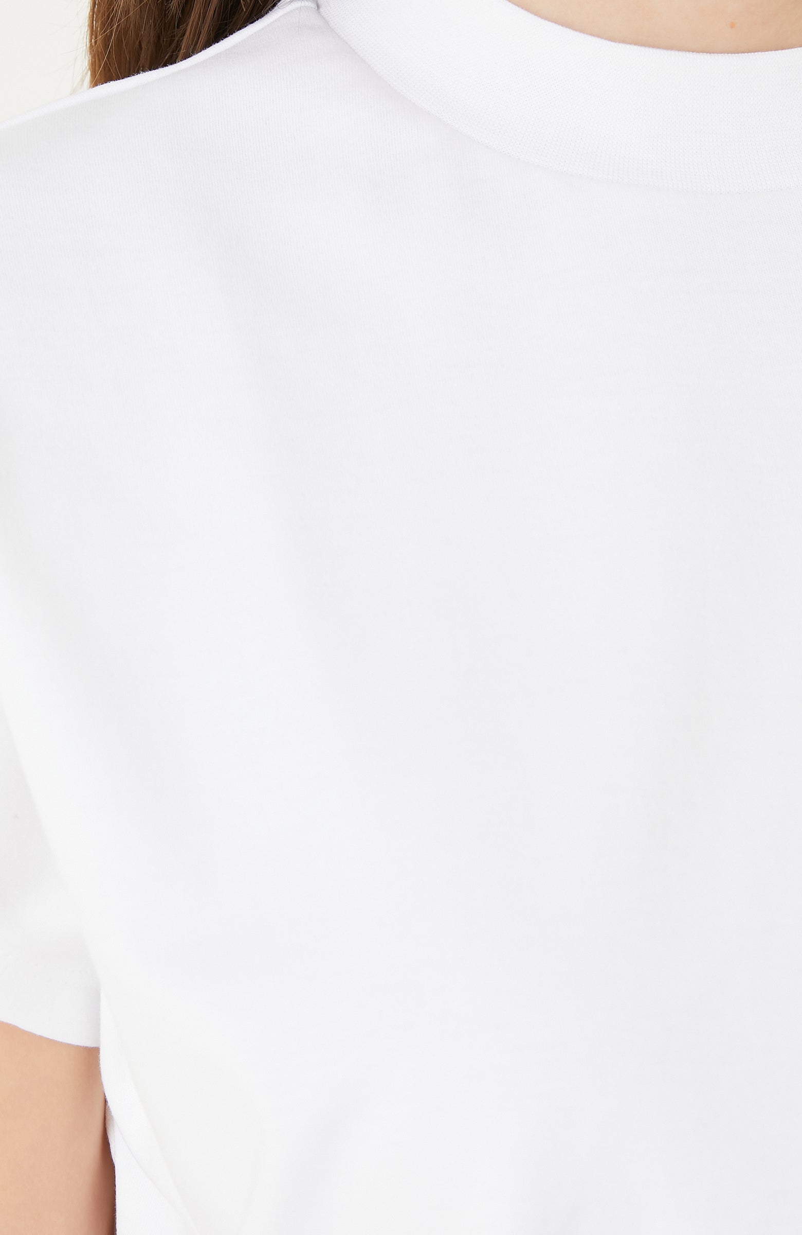 WOMEN'S BASIC T-SHIRT