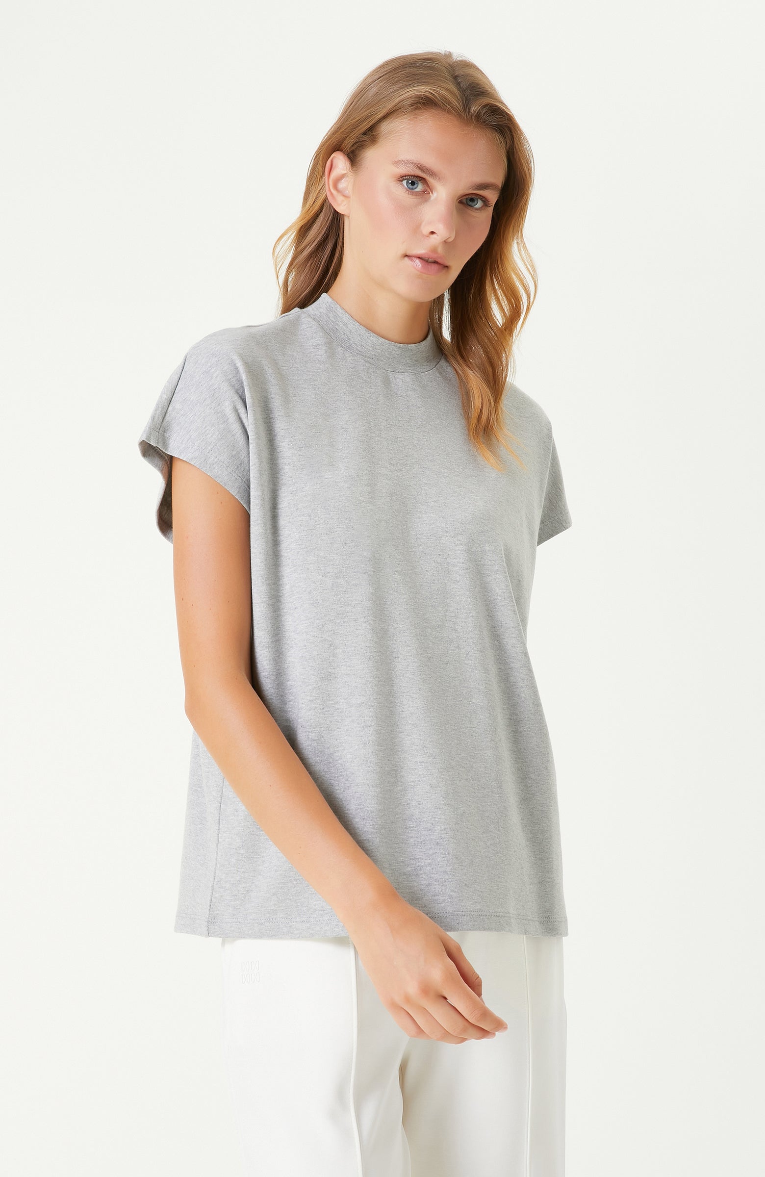 WOMEN'S TSHIRT