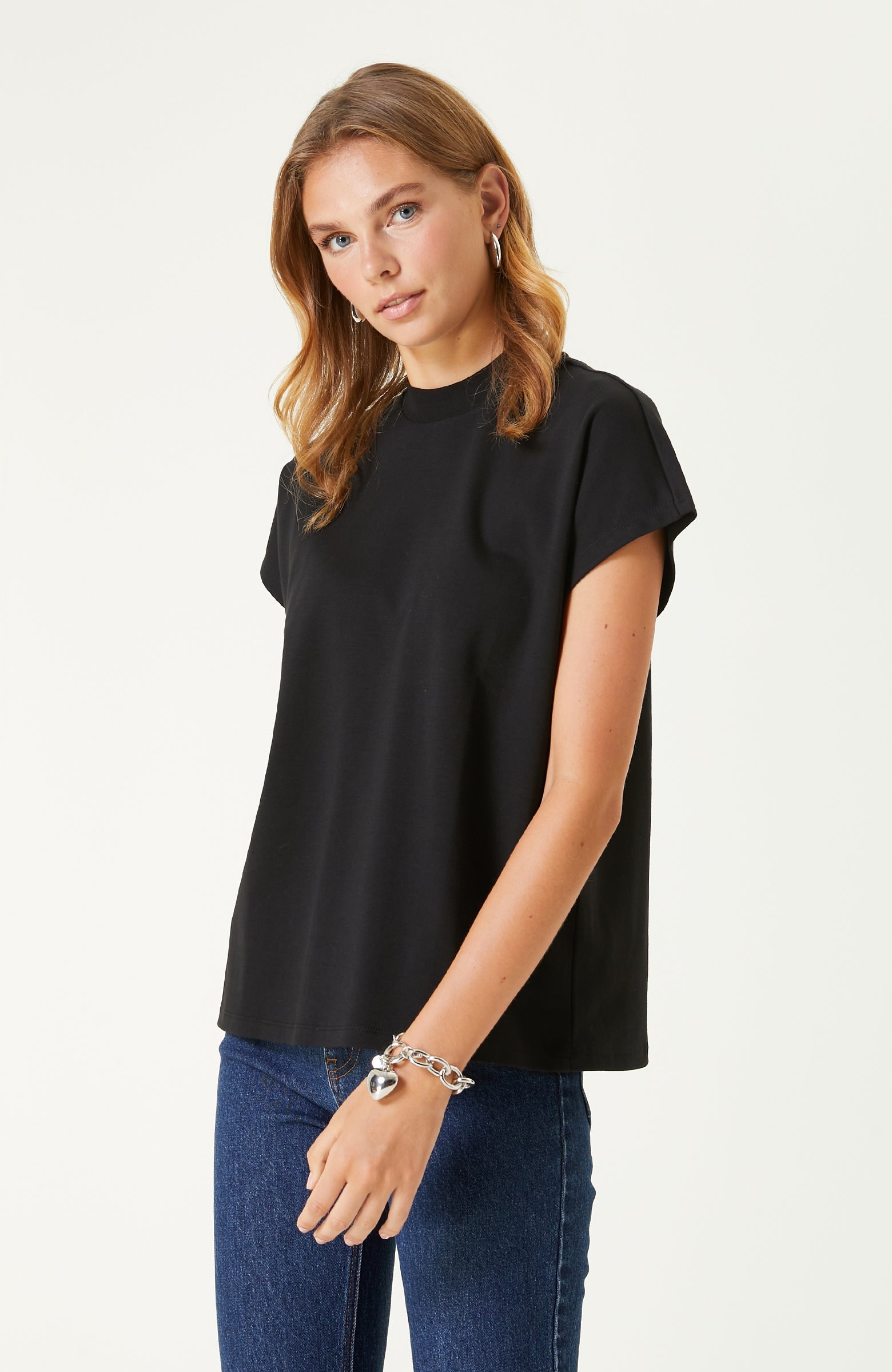 WOMEN'S TSHIRT