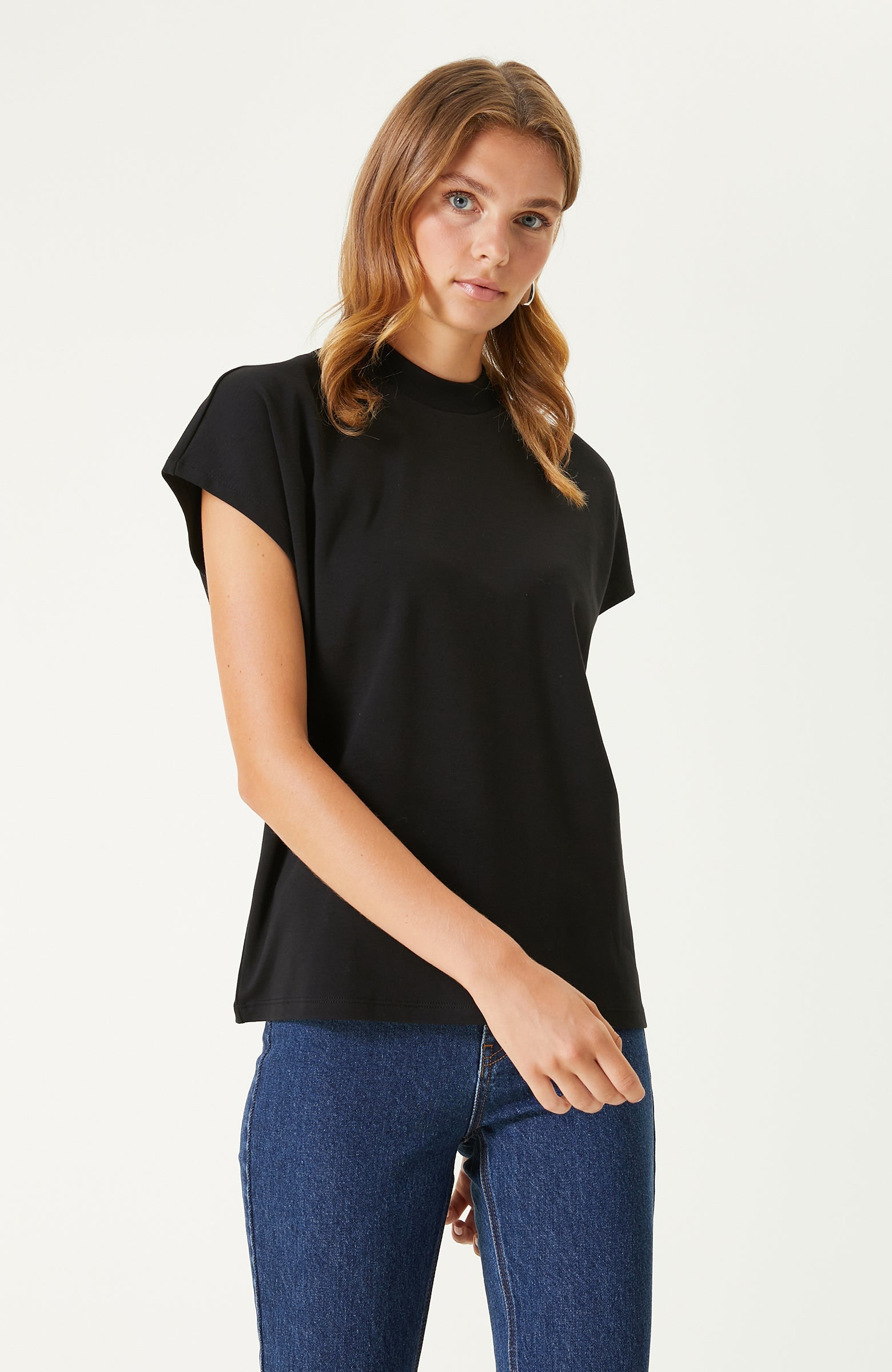 WOMEN'S TSHIRT