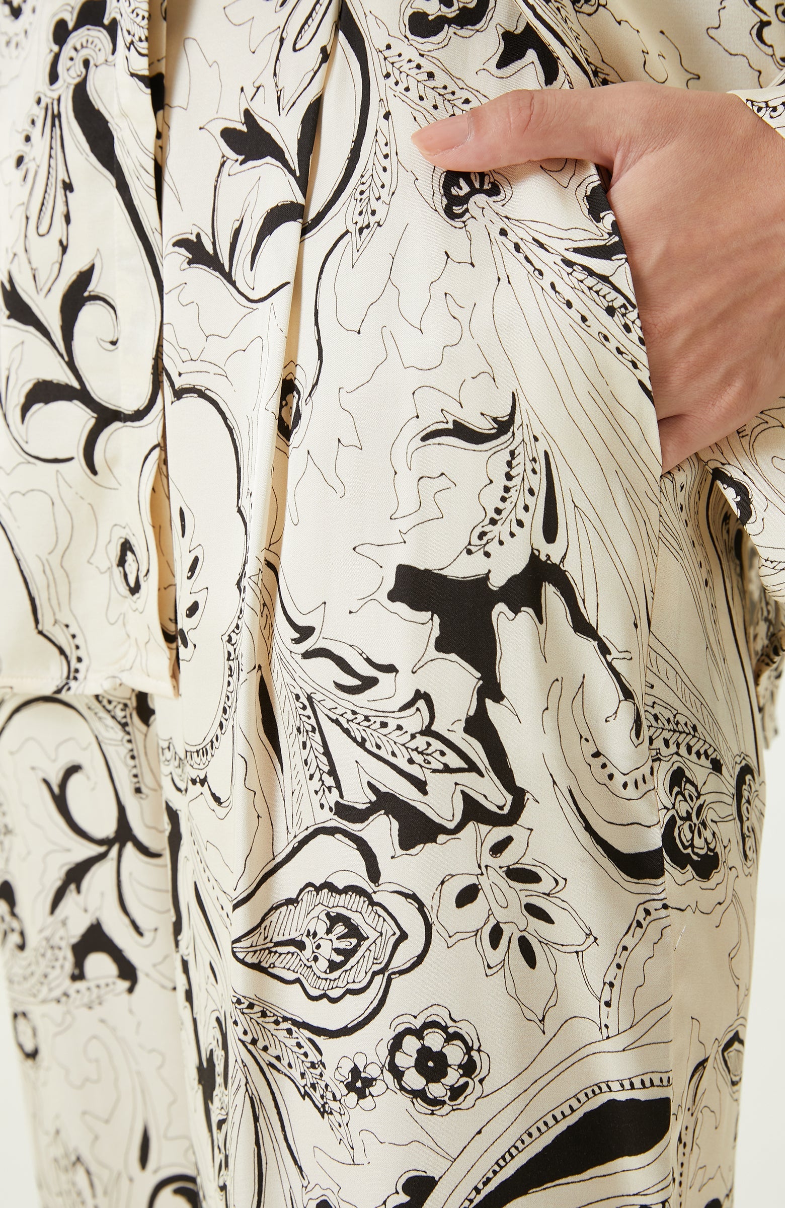 WOMEN'S PATTERNED TROUSERS