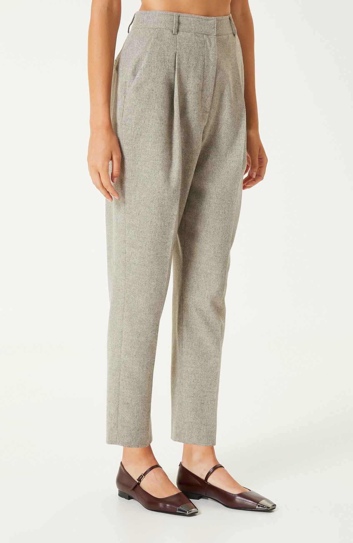 WOMEN'S TROUSERS