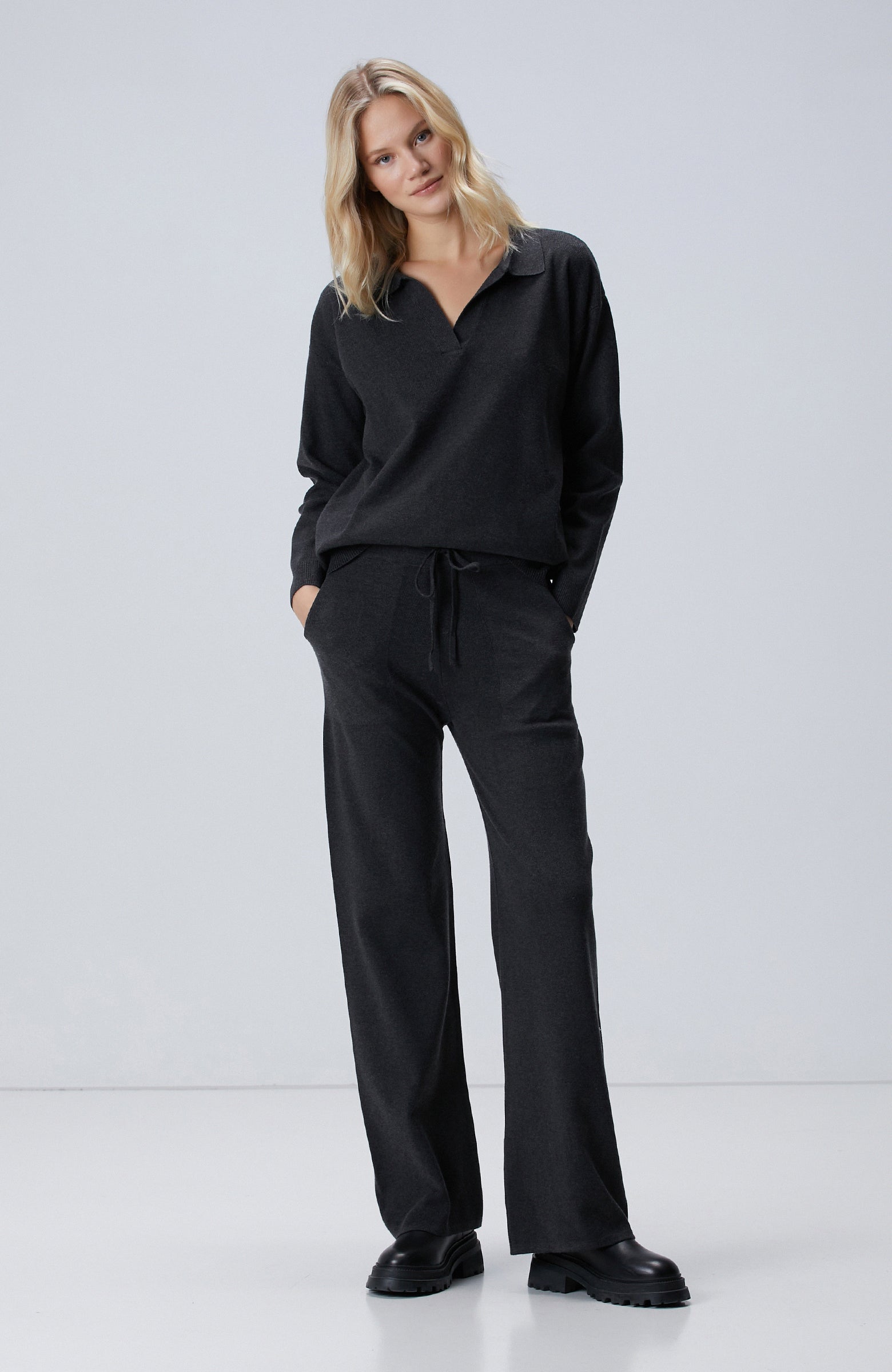 WOMEN'S Basic Sweater