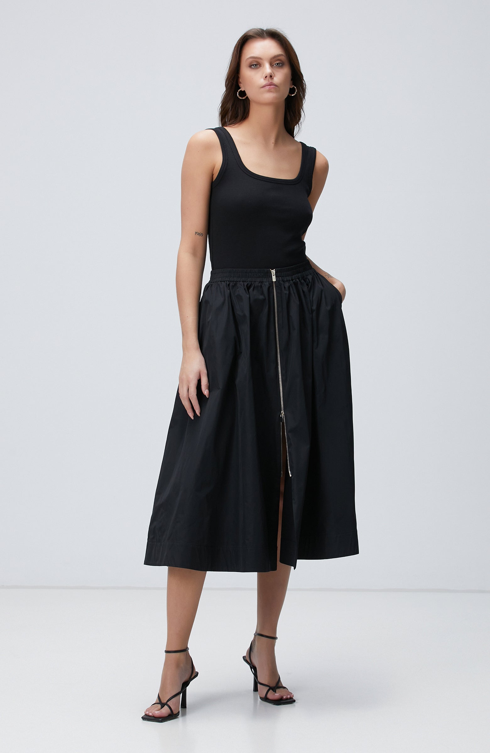 WOMEN'S Black Skirt
