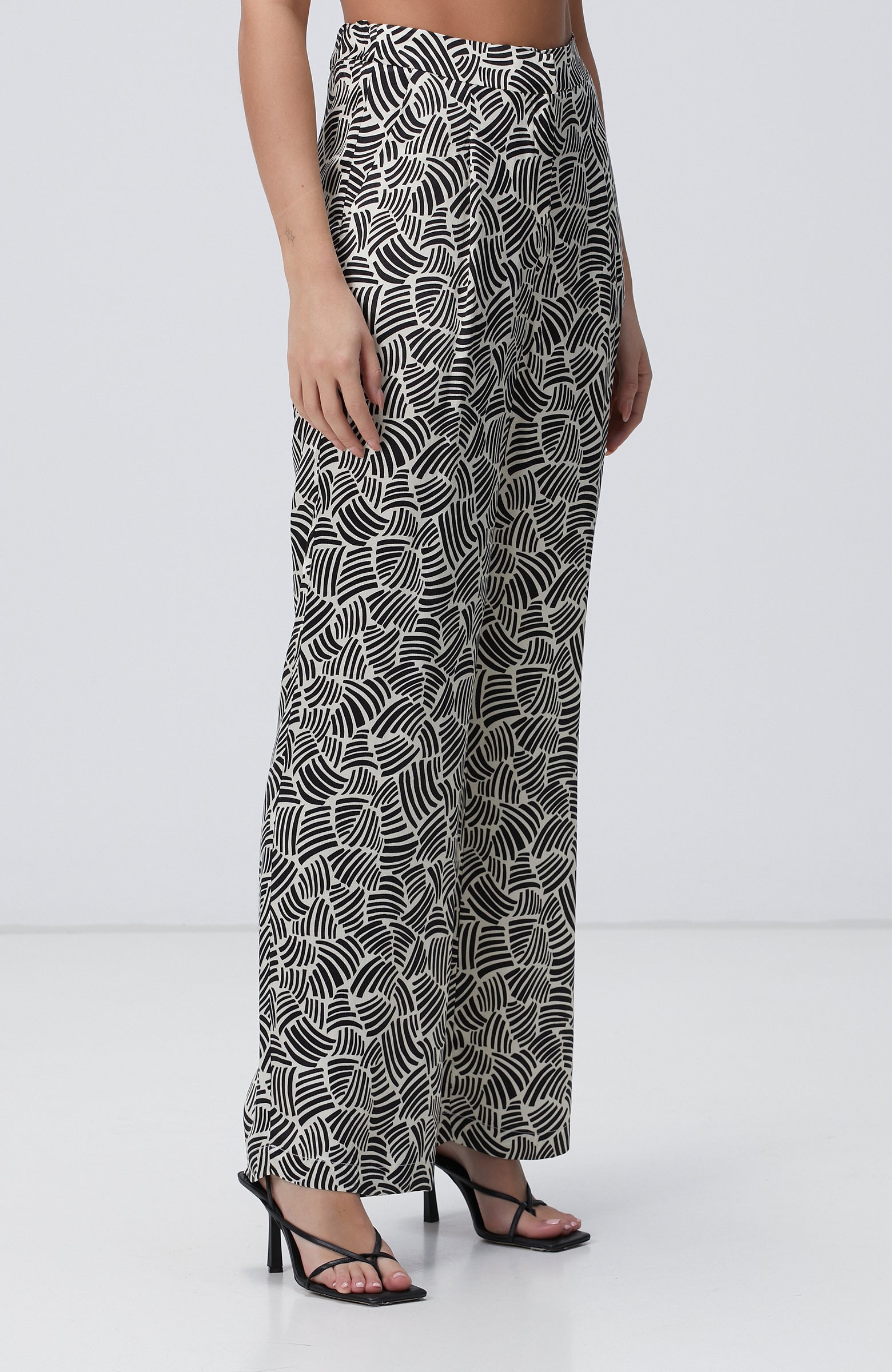 WOMEN'S Black Off-White Patterned Pants