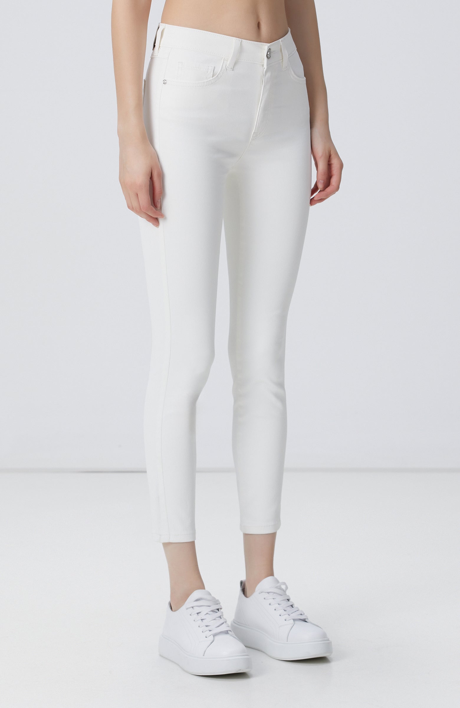 WOMEN'S White Denim Pants